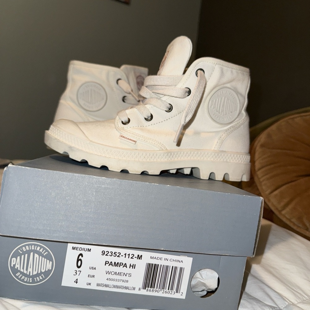 Palladium White Sneakers Rugged Canvas Design